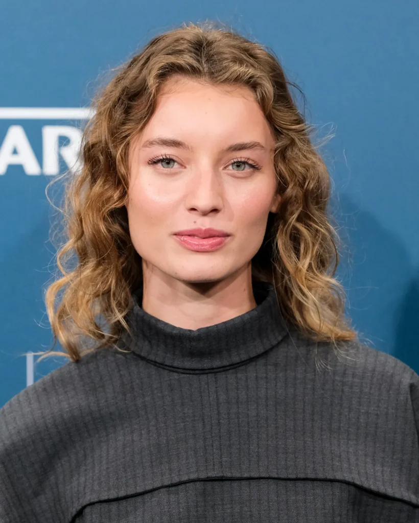 Roma, Italia – Giulia Maenza posa per i fotografi durante il photocall della Festa del Cinema di Roma 2024.