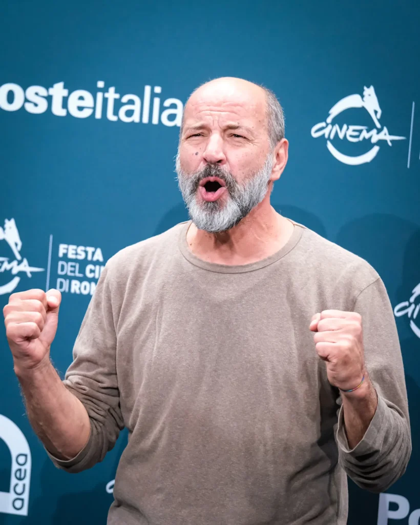 Roma, Italia – Aldo Baglio posa per i fotografi durante il photocall alla Festa del Cinema di Roma 2025.