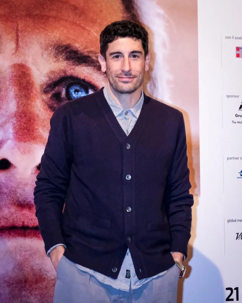 Torino, Italia - Jason-Biggs in posa per i fotografi durante il 43° Torino Film Festival 2025.