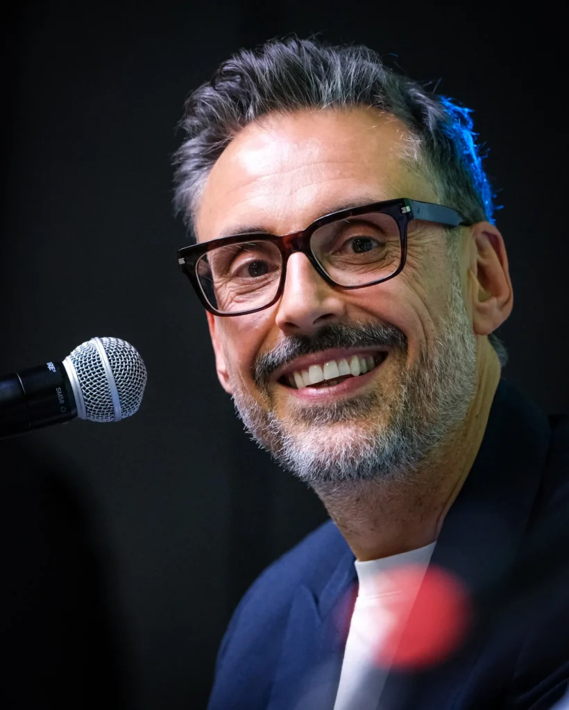 Il cantautore italiano Brunori Sas partecipa a un evento durante la seconda giornata del Salone Internazionale del Libro di Torino 2026, presso il Lingotto Fiere di Torino, Italia.