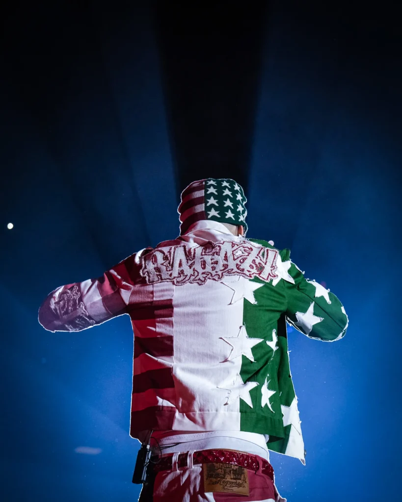 Il rapper italiano Andrea Arrigoni, in arte Shiva, si esibisce dal vivo sul palco durante la data finale del suo Live 2026 Tour all'Inalpi Arena di Torino, Italia.