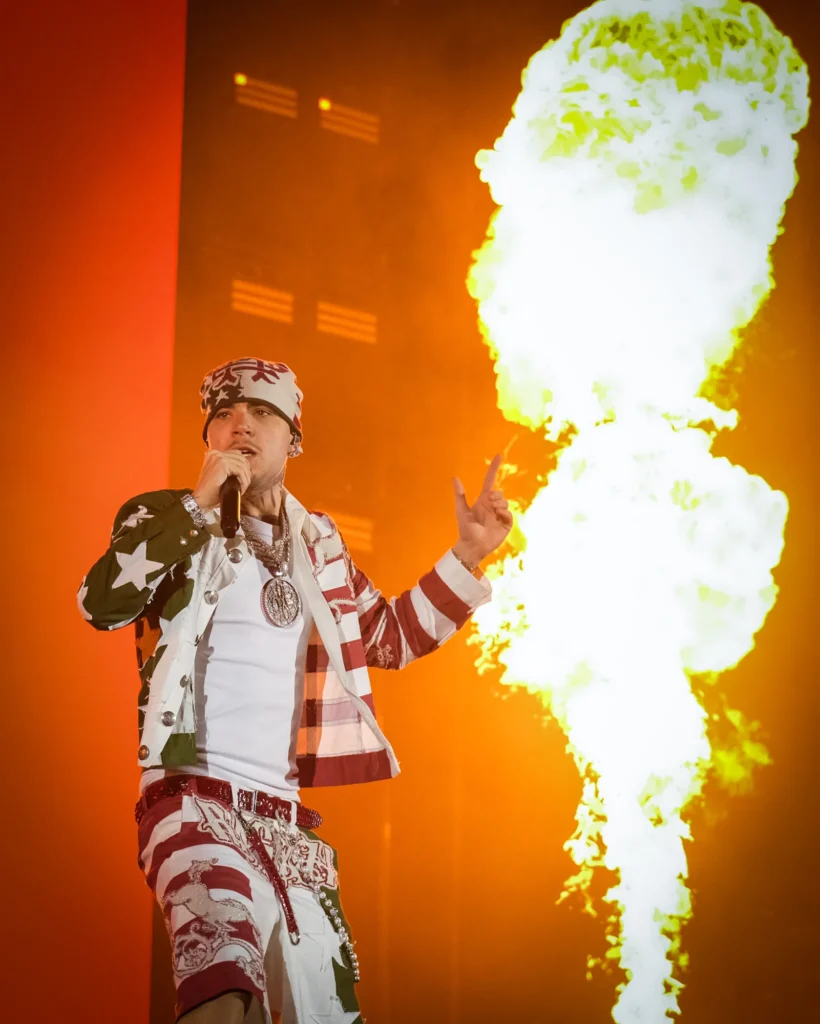 Il rapper italiano Andrea Arrigoni, in arte Shiva, si esibisce dal vivo sul palco durante la data finale del suo Live 2026 Tour all'Inalpi Arena di Torino, Italia.